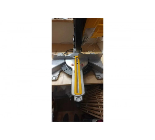 Торцовочная пила DEWALT DWS774