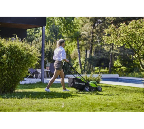 Аккумуляторная газонокосилка GreenWorks G24x2LM41 2х24 В 2512607 Аккумуляторная газонокосилка GreenWorks G24x2LM41 2х24 В 2512607