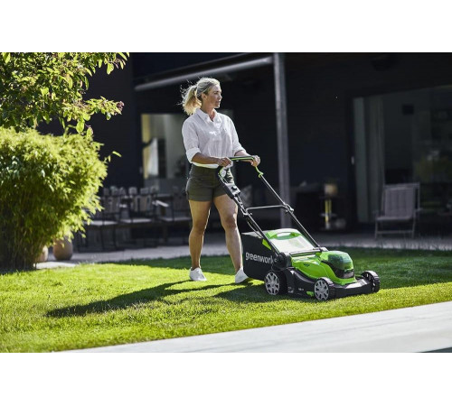 Аккумуляторная газонокосилка GreenWorks G24x2LM41 2х24 В 2512607 Аккумуляторная газонокосилка GreenWorks G24x2LM41 2х24 В 2512607