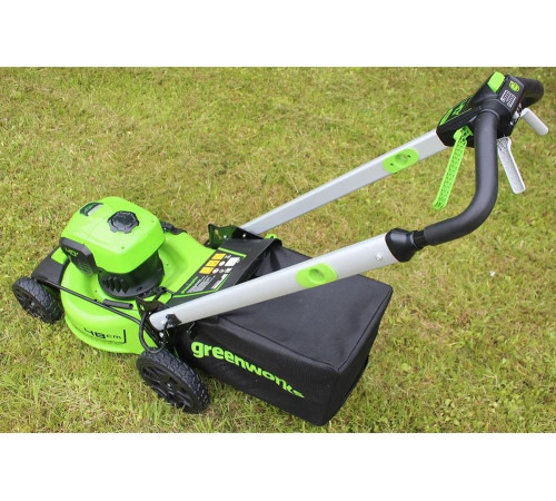 Самоходная бесщеточная аккумуляторная газонокосилка GreenWorks GD40LM48SPK4 40 В, 4 А*ч 2517407UB Самоходная бесщеточная аккумуляторная газонокосилка GreenWorks GD40LM48SPK4 40 В, 4 А*ч 2517407UB