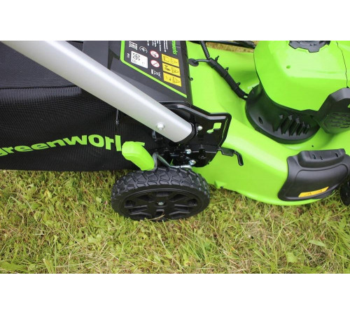 Самоходная бесщеточная аккумуляторная газонокосилка GreenWorks GD40LM48SPK4 40 В, 4 А*ч 2517407UB Самоходная бесщеточная аккумуляторная газонокосилка GreenWorks GD40LM48SPK4 40 В, 4 А*ч 2517407UB