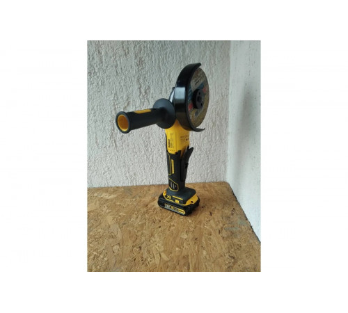 Бесщеточная угловая шлифмашина DEWALT 18 В XR DCG406N