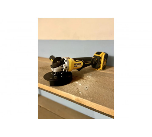Бесщеточная угловая шлифмашина DEWALT 18 В XR DCG406N
