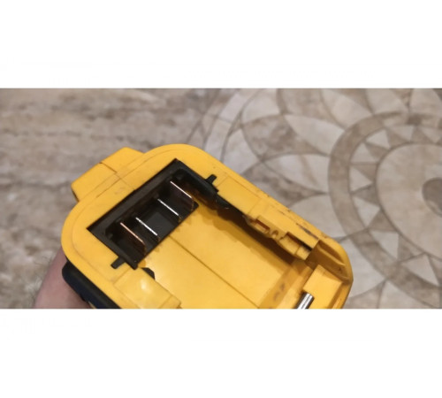 Бесщеточная угловая шлифмашина DEWALT 18 В XR DCG406N