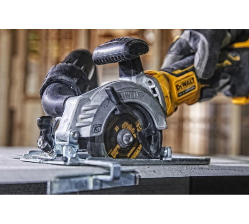 Циркулярная пила DEWALT 18 В XR DCS571N-XJ
