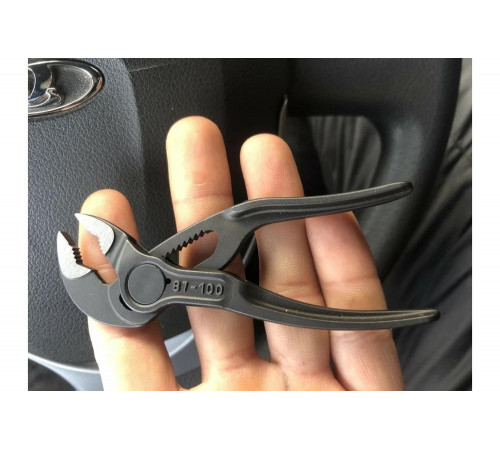 Переставные сантехнические клещи с фиксатором KNIPEX L-100 мм,COBRA XS KN-8700100 Переставные сантехнические клещи с фиксатором KNIPEX L-100 мм,COBRA XS KN-8700100