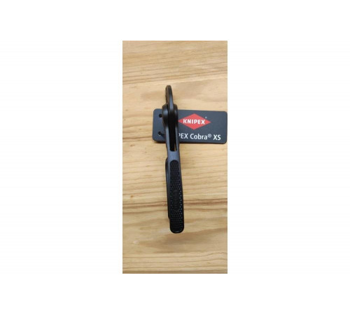 Переставные сантехнические клещи с фиксатором KNIPEX L-100 мм,COBRA XS KN-8700100 Переставные сантехнические клещи с фиксатором KNIPEX L-100 мм,COBRA XS KN-8700100