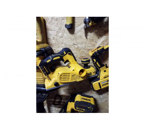 Бесщеточный рубанок DEWALT DCP580N