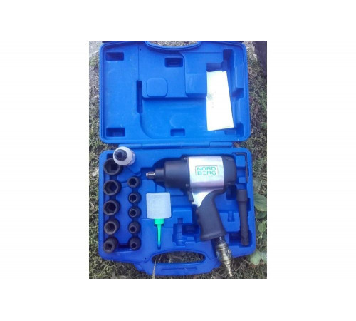 Пневмогайковерт NORDBERG 1/2" IT250KD с глубокими головками Пневмогайковерт NORDBERG 1/2" IT250KD с глубокими головками