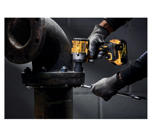 Аккумуляторный гайковерт Dewalt DCF922NT, 18 В, 610 Нм, 3550 уд/мин, без АКБ и ЗУ, в кейсе TSTAK DCF922NT-XJ