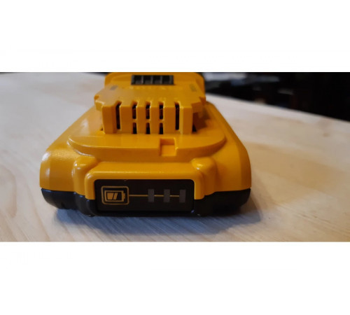 Аккумулятор (18 В; 2.0 А*ч; Li-Ion) DEWALT DCB 183