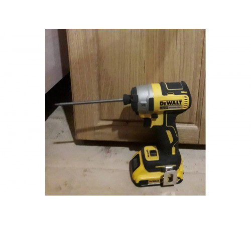 Аккумулятор (18 В; 2.0 А*ч; Li-Ion) DEWALT DCB 183