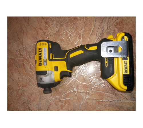 Аккумулятор (18 В; 2.0 А*ч; Li-Ion) DEWALT DCB 183