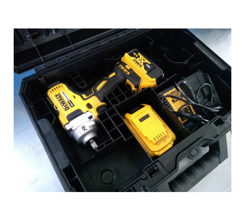 Импульсный гайковерт DEWALT 18.0 В XR DCF894P2-QW