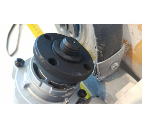 Угловая шлифмашина DEWALT DWE4119