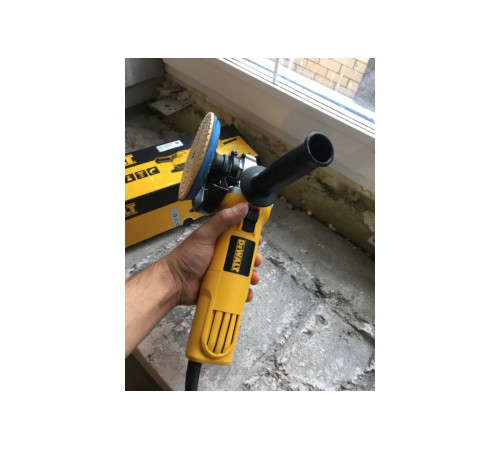 Угловая шлифмашина DEWALT DWE4119