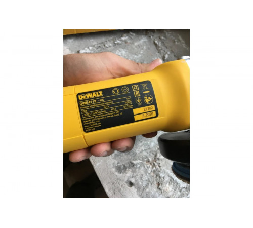 Угловая шлифмашина DEWALT DWE4119