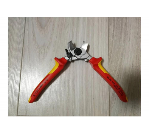 Кабелерез Knipex VDE 165 мм KN-9526165 Кабелерез Knipex VDE 165 мм KN-9526165