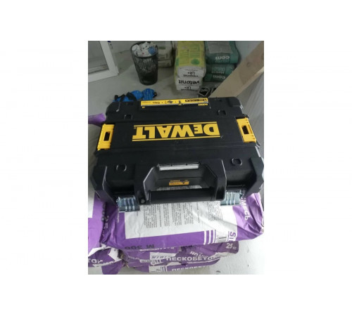 Бесщеточная дрель-шуруповерт DEWALT 18.0 В XR DCD777S2T