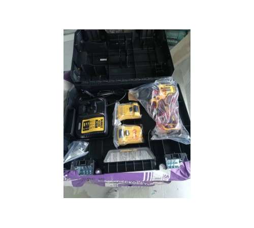 Бесщеточная дрель-шуруповерт DEWALT 18.0 В XR DCD777S2T