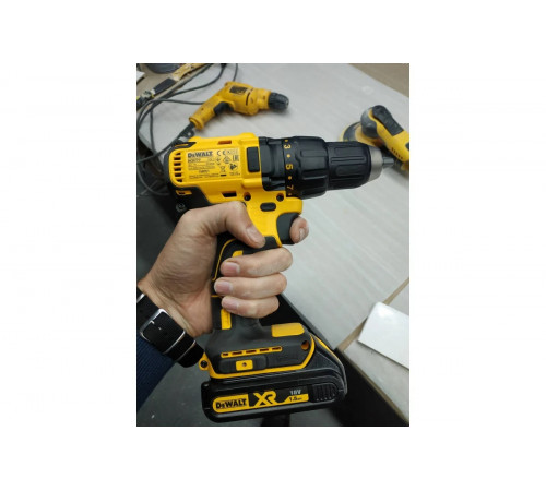 Бесщеточная дрель-шуруповерт DEWALT 18.0 В XR DCD777S2T