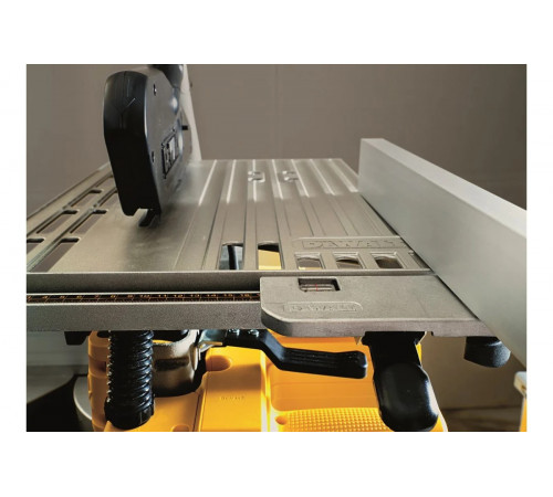 Торцовочная пила DEWALT D27113