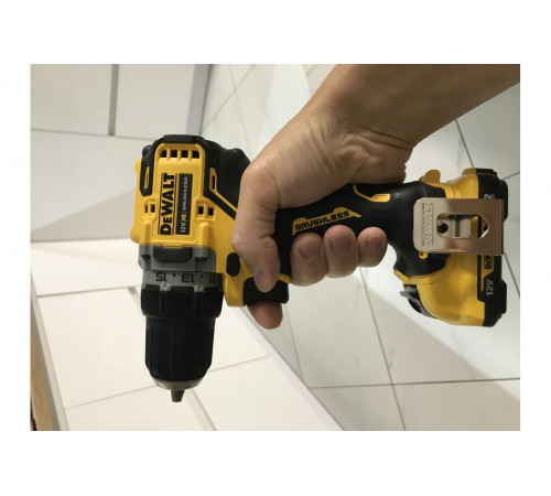 Бесщеточная дрель-шуруповерт DEWALT 12 В XR DCD701N-XJ