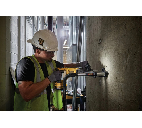 Аккумуляторный перфоратор DEWALT DCH133M1, 18 В, 2.6 Дж, 5500 уд/мин, с АКБ 4 Ач и ЗУ, в кейсе TSTAK DCH133M1-QW