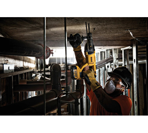 Аккумуляторный перфоратор DEWALT DCH133M1, 18 В, 2.6 Дж, 5500 уд/мин, с АКБ 4 Ач и ЗУ, в кейсе TSTAK DCH133M1-QW