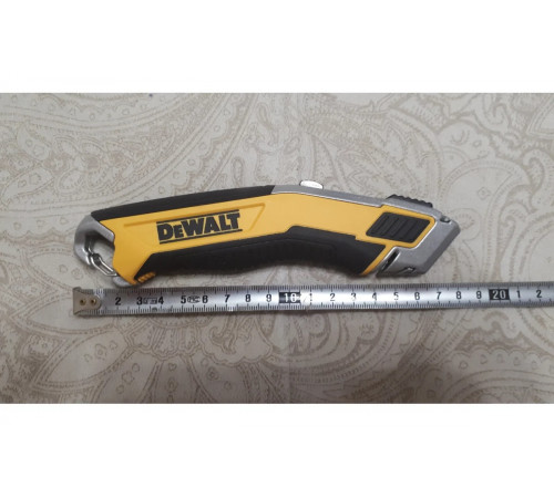 Универсальный нож DEWALT с выдвижным лезвием DWHT0-10295