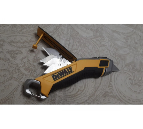 Универсальный нож DEWALT с выдвижным лезвием DWHT0-10295