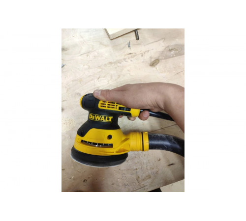 Эксцентриковая шлифмашина DEWALT DWE6423