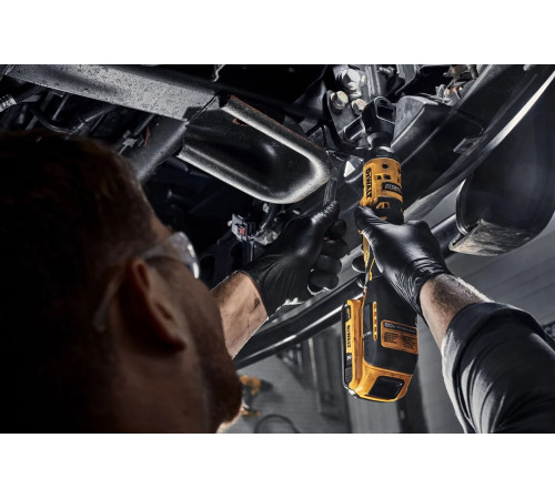 Аккумуляторный угловой гайковерт Dewalt DCF512D1, с трещоткой, 18 В, 95 Нм, 250 об/мин, с АКБ 2 Ач и ЗУ, в сумке DCF512D1-QW