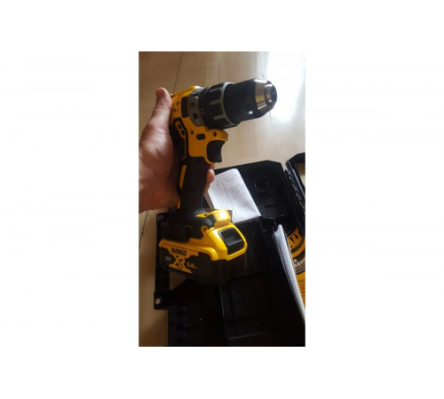 Дрель-шуруповерт DEWALT DCD791NT