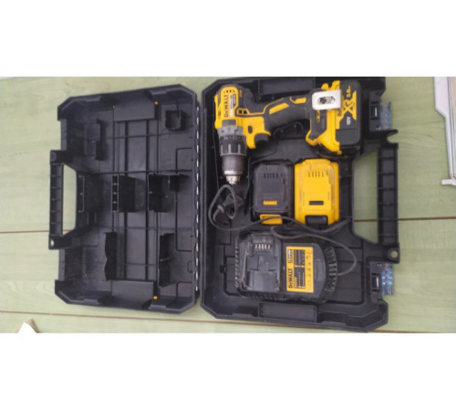 Дрель-шуруповерт DEWALT DCD791NT