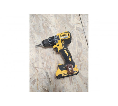 Дрель-шуруповерт DEWALT DCD791NT