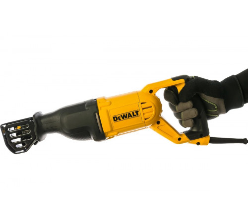 Сабельная пила DEWALT DWE305PK