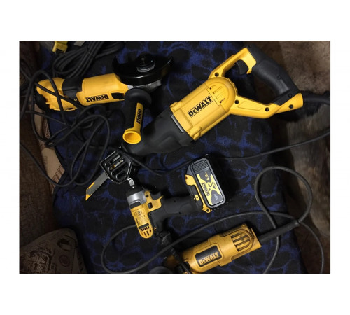 Сабельная пила DEWALT DWE305PK