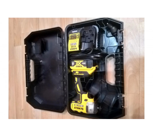 Бесщеточный импульсный шуруповерт DEWALT XR DCF887N