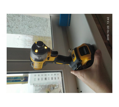 Бесщеточный импульсный шуруповерт DEWALT XR DCF887N