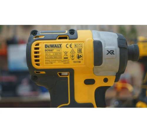 Бесщеточный импульсный шуруповерт DEWALT XR DCF887N