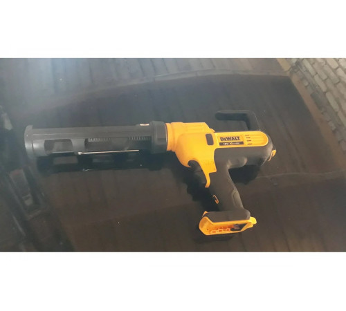 Пистолет для герметика DEWALT 18.0 В XR DCE560N-XJ