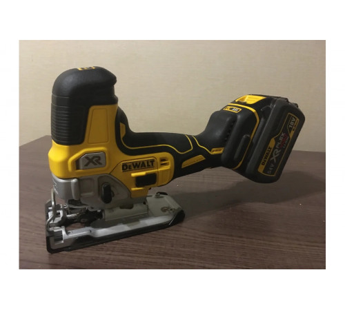Лобзик DEWALT 18.0 В XR DCS335N-XJ
