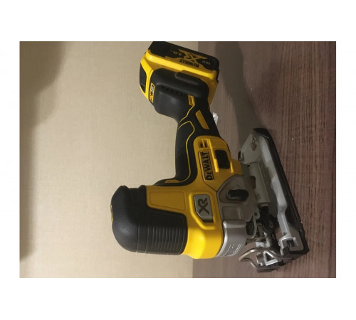Лобзик DEWALT 18.0 В XR DCS335N-XJ