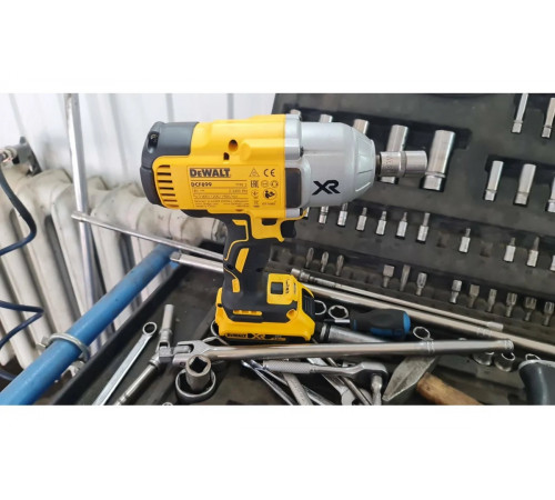 Импульсный гайковерт DEWALT DCF899N