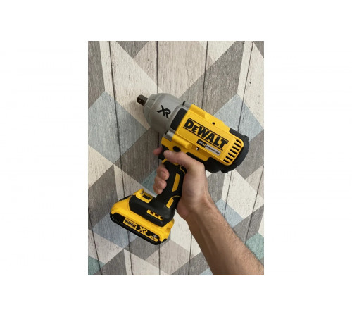 Импульсный гайковерт DEWALT DCF899N