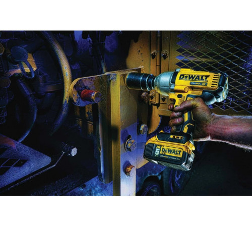 Импульсный гайковерт DEWALT DCF899N