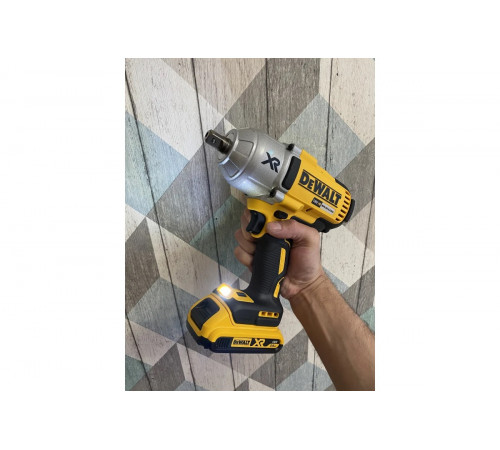 Импульсный гайковерт DEWALT DCF899N