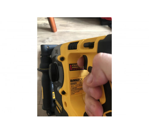 Бесщеточный перфоратор DEWALT DCH274P2