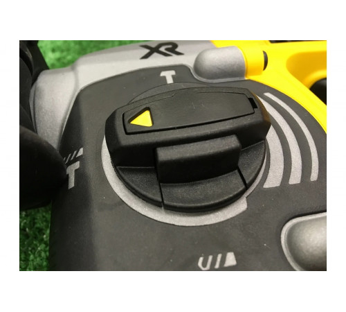 Бесщеточный перфоратор DEWALT DCH274P2